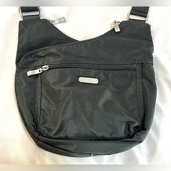 Baggallini Pocket Crossover Crossbody Bag Charcoal Water Resistant Like New - Picture 9 of 13